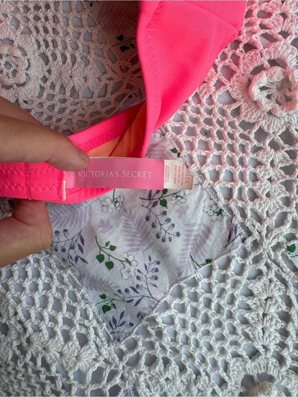 Y2K Victoria’s Secret neon pink ruched halter bikini top - Picture 5 of 5